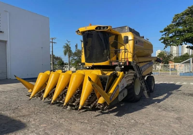 Colheitadeira New Holland TX 5.90