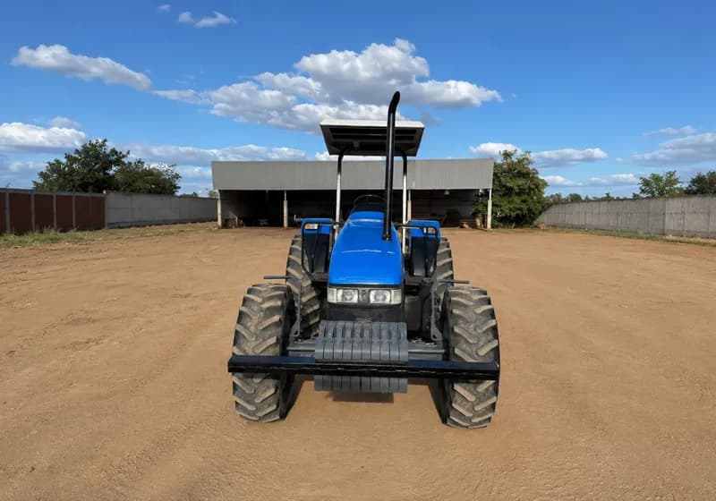 Trator New Holland/ TL80 /2002 - Miniatura 3