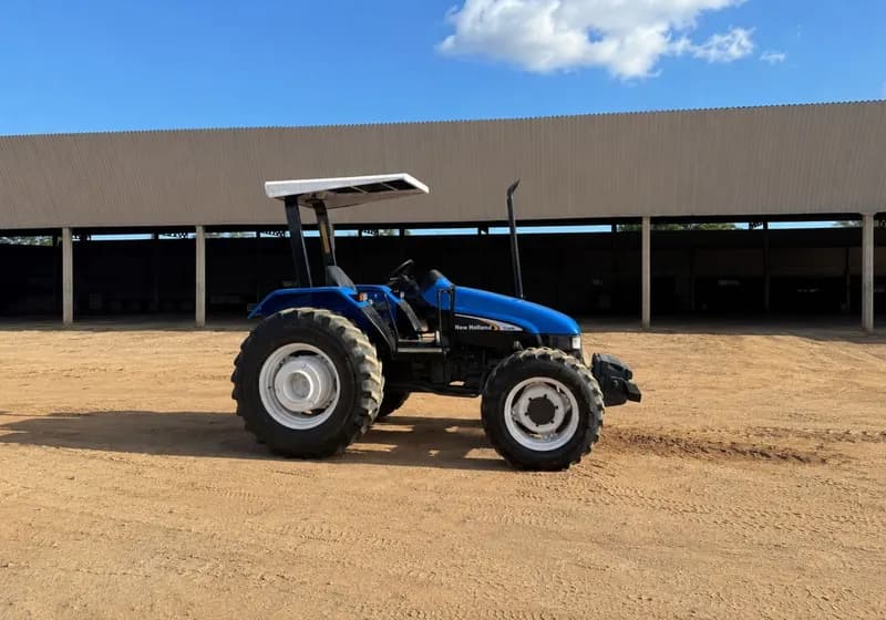 Trator New Holland/ TL80 /2002 - Miniatura 4