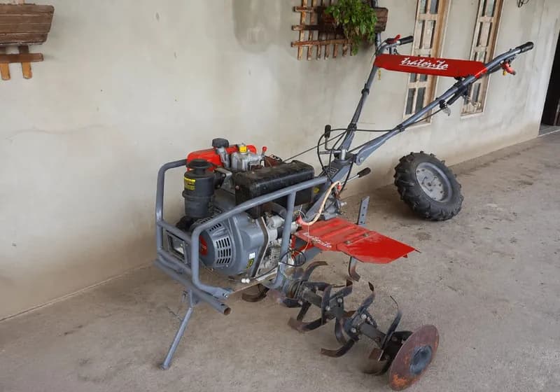 Tratorito Manual a Diesel - Miniatura 4