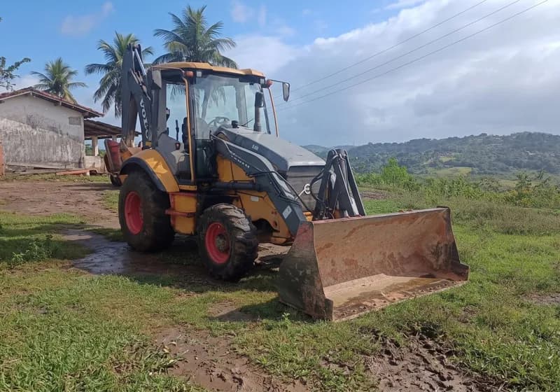 Retroescavadeira Volvo BL60 2013