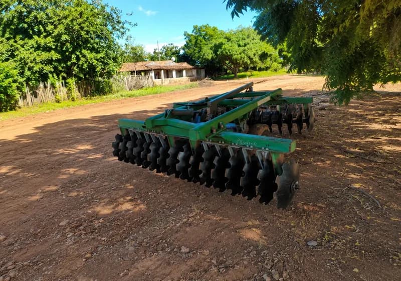 Niveladora Baldan de 32 discos