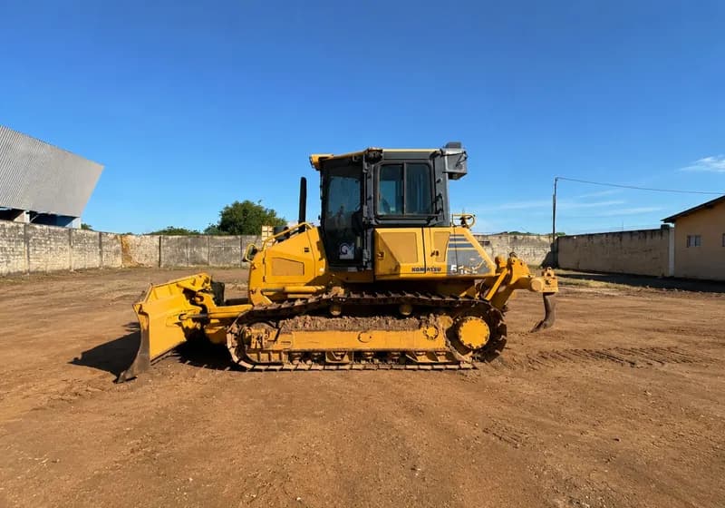 Trator de Esteira Komatsu D51EX