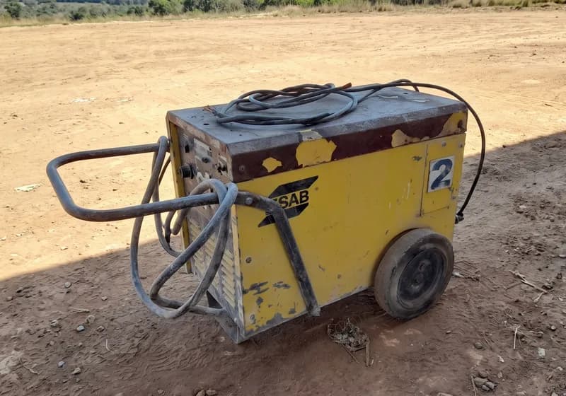 Máquina de Solda Esab Origo Arc 406 – Usada